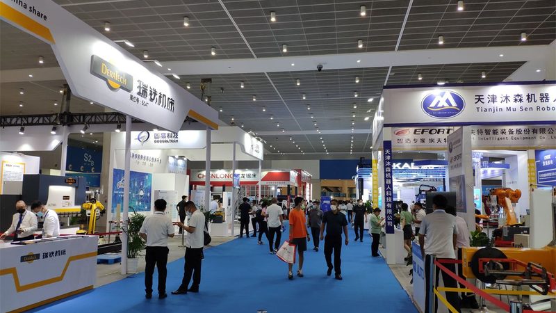 庆典物料安装团队多少钱？揭秘庆典物料安装费用构成